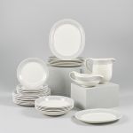 1045 8077 DINNERWARE